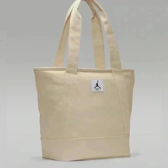 Jordan Flight Holdall Tote Bag - NWT - Picture 4 of 13